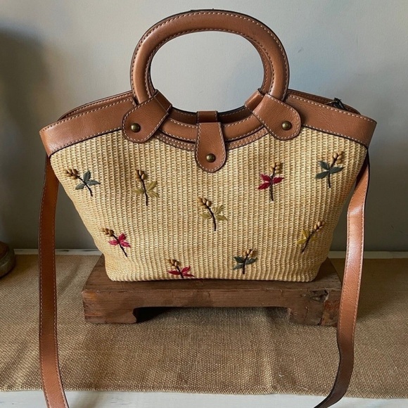 Fossil Straw Bag w Embroidered Flowers - Picture 1 of 7